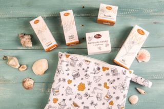 👜 Cestovní lékárnička Pleva – vždy po ruce! Odřenina na hřišti? Štípanec při procházce? Nebo suché rty během cesty? S naší...